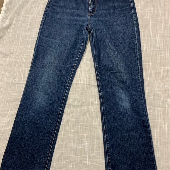 Used - Picture 2 of 5